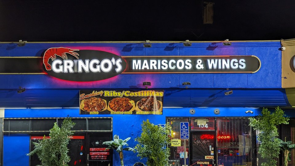 Front view of a Mexican restaurant on Washington Boulevard.